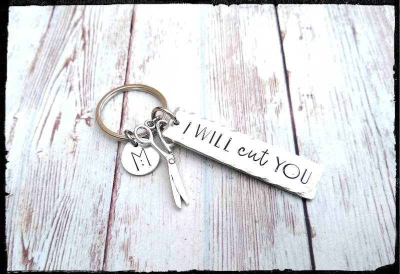 Ich Werde Dich Schneiden Benutzerdefinierte Hand Gestempelt Schlüsselbund | Strukturiertes Zinn Schere Anhänger/Initiale Friseur Geschenk von BlueReefBoutique