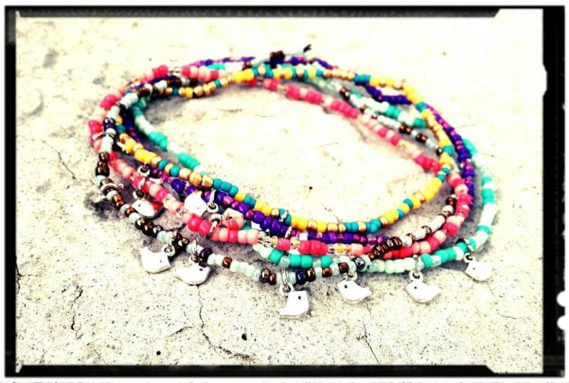 Mamas Kleine Birdie Fußkettchen Ihre Wahl Der Perlenfarben | Gestempelt Erste Vogel Charms Kinder Initialen Rocailles Mama Geschenk von BlueReefBoutique