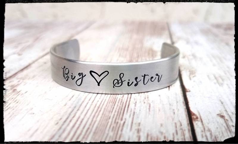 Schwester Kleine Armband | Kleinkind/Jugendlich Manschette Handgestempelt Wählen Sie Schriftarten/Symbole Neues Sibling Kinderarmband von BlueReefBoutique