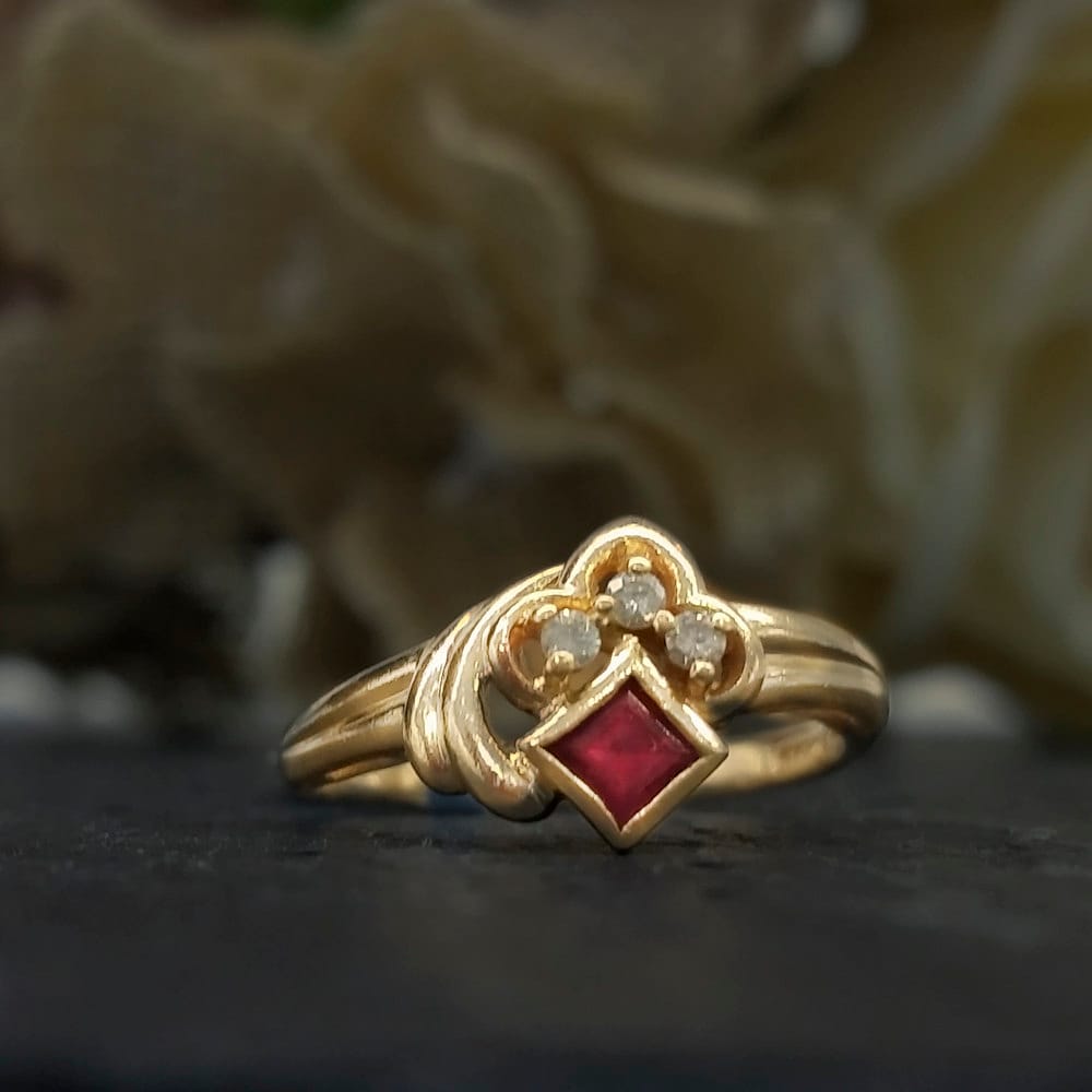 Vintage Rubin Ring von BlueRiverDiamonds