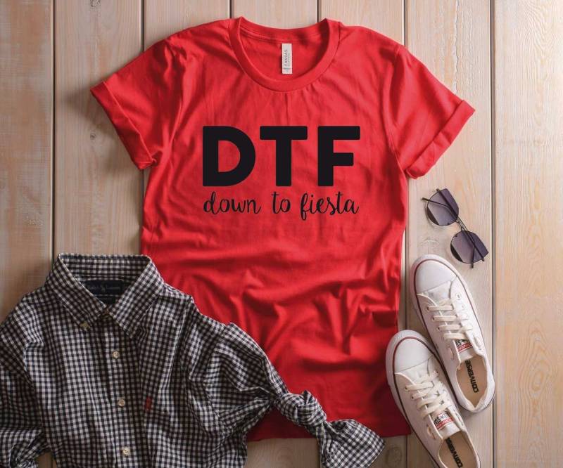 Cinco De Mayo Hemd. Dtf Down To Fiesta. Fiesta Shirt. Super Weiches Und Bequemes Unisex T-Shirt. Drinko Tequila. Taco von BlueSandTextiles