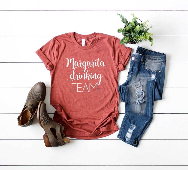 Cinco De Mayo Shirt Damen. Margarita Trinkteam Shirt. Super Weiches Und Bequemes Unisex T-Shirt. Kader Tequila Cinco De Mayo Shirt Damen. Margarita Trinkteam Shirt. Super Weiches Und Bequemes Unisex T-Shirt. Kader Tequila von BlueSandTextiles