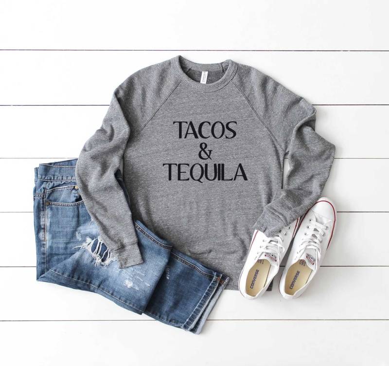 Cinco De Mayo Sweatshirt. Tacos & Tequila Shirt. Super Weiches Und Bequemes Unisex Langarm Fiesta Margarita von BlueSandTextiles