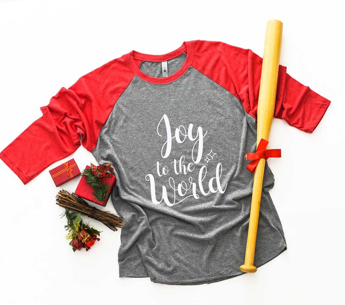 Joy To The World Shirt. Weihnachts T-Shirt. Superweiches Und Bequemes, Triblend Baseball Weihnachten Raglan Süßes von BlueSandTextiles