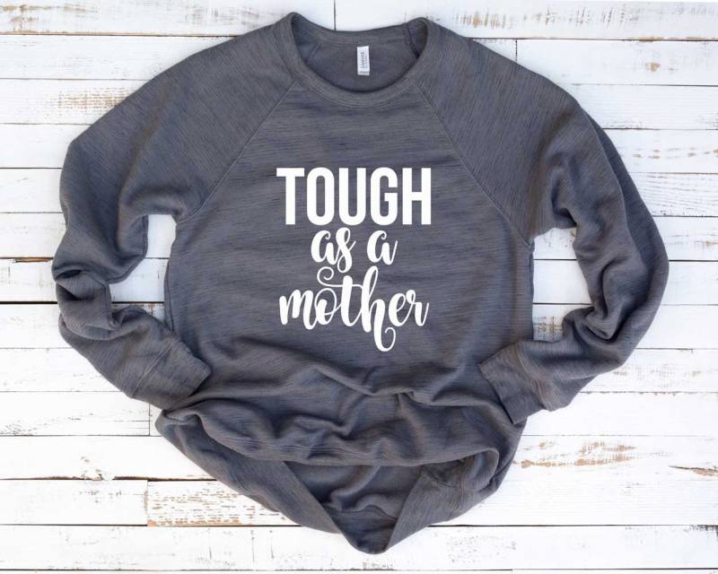 Mama Sweatshirt. Robust Als Muttershirt. Shirt. Super Weiches & Bequemes Unisex Langarm Starke Mama von BlueSandTextiles