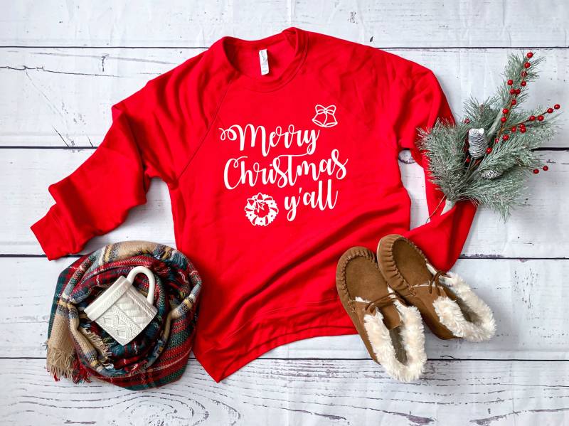 Weihnachtliches Shirt. Merry Christmas Y'all Landhaus-Sweatshirt. Super Weiches Und Bequemes Unisex Langarm-Sweatshirt. Weihnachts-Sweatshirt von BlueSandTextiles