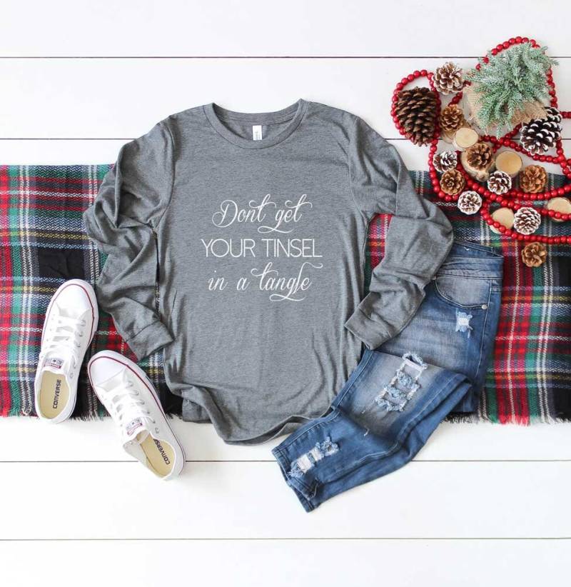 Weihnachts Shirt. Erhalten Sie Ihr Tinsel Nicht in Einem Wirrwarr. Super Weiches & Bequemes Unisex Langarm T-Shirt. Lustiges Attitude von BlueSandTextiles
