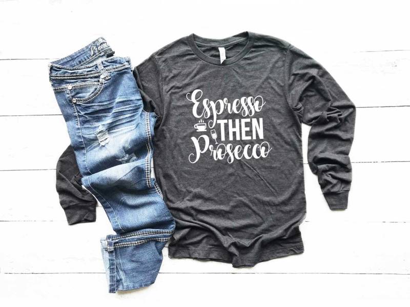 Weinrotes Shirt. "Espressothen Prosecco" Tshirt" Kaffee-Hemd. Super Weiches & Bequemes Unisex Langarm-T-Shirt. Junggesellinnenabschied. Brunch von BlueSandTextiles