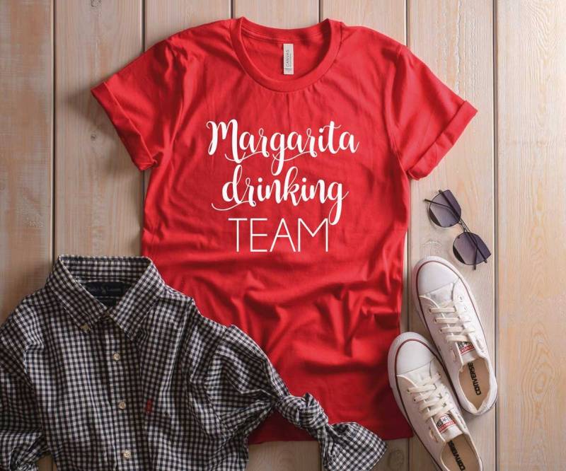 Weißes Cinco De Mayo Hemd. Margarita Trinkendes Team-Shirt. Super Weiches Und Bequemes Unisex T-Shirt. Margarita-T-Shirt. Kader Shirt. Tequila von BlueSandTextiles