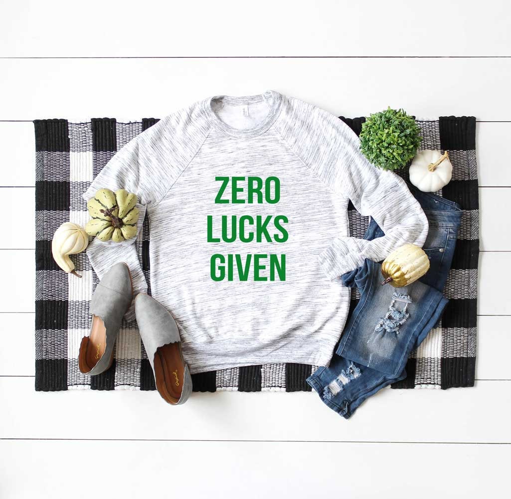 Zero Lucks Given Sweatshirt. St. Patrick Es Day Super Weiches & Bequemes Unisex Langarm Glücksshirt von BlueSandTextiles