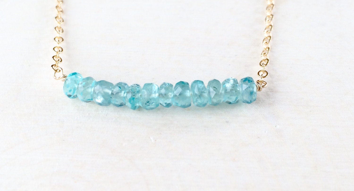 14K Gold Filled Apatit Kette Blaue Edelstein Barren 14K Gold Filled Apatit Kette Blaue Edelstein Barren von BlueSoulDesigns