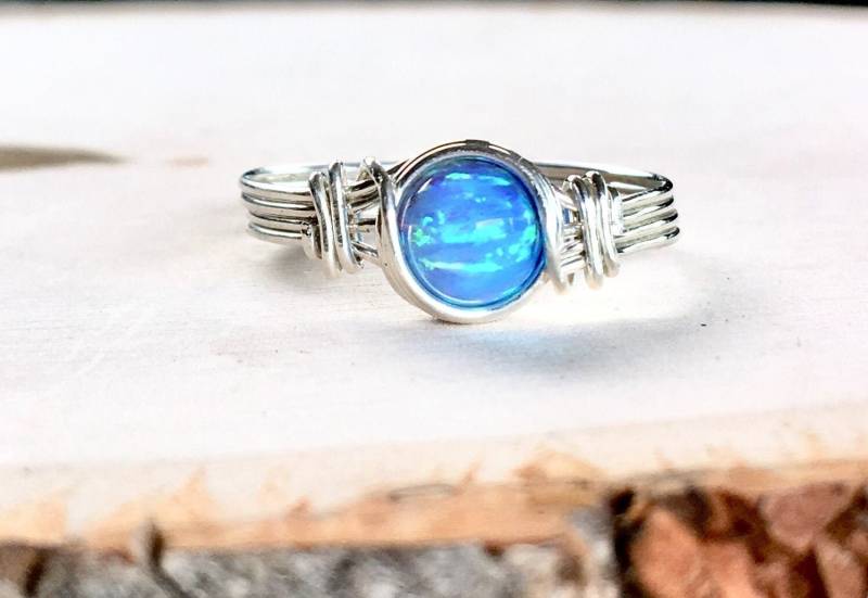 Blauer Opal Ring Wire Wrapped Sterling Silber von BlueSoulDesigns