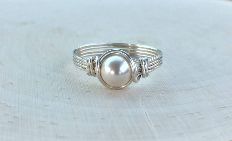 sterling Silber Draht Gewickelt Perle Ring Brautschmuck von BlueSoulDesigns