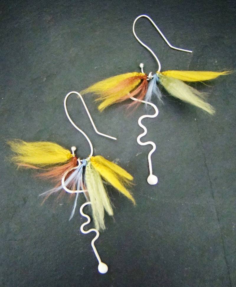 Brummen - Bunte Fransen Ohrringe Herumhängende Kabel Mit Seidenfaden Vögel von BlueSunflowerStudio