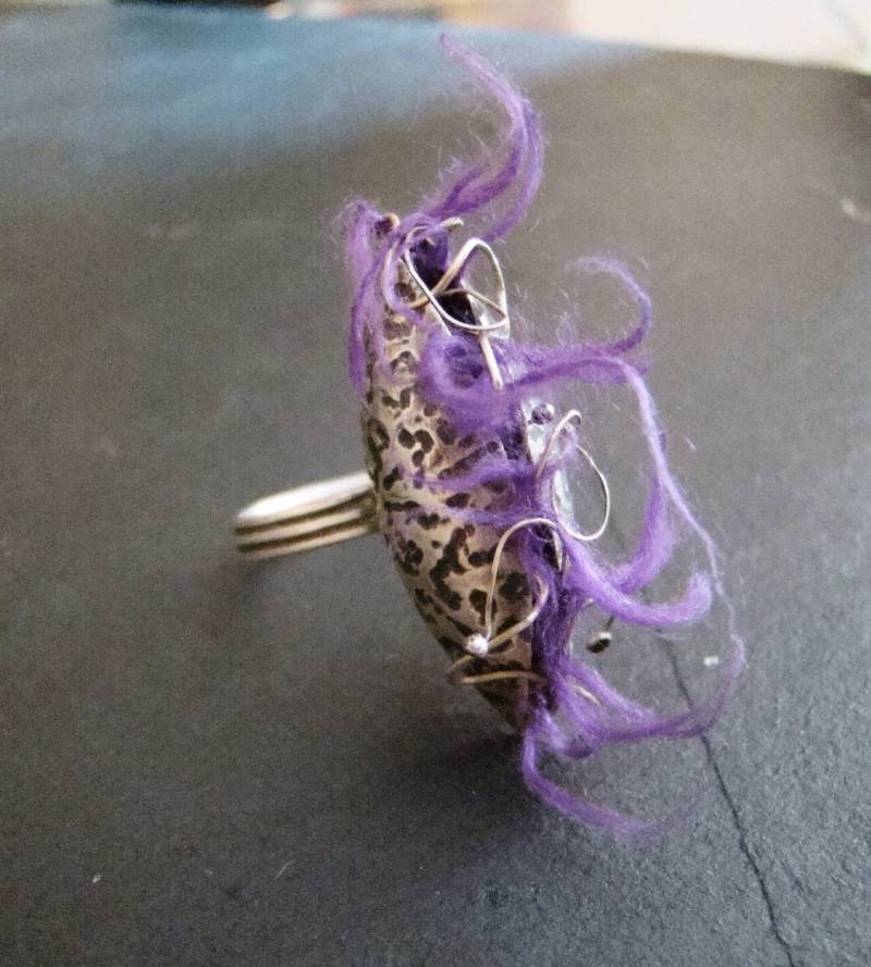 Feurige Purple - Anweisung Ring Mit Lila Seidenfaden Feurige Purple - Anweisung Ring Mit Lila Seidenfaden von BlueSunflowerStudio