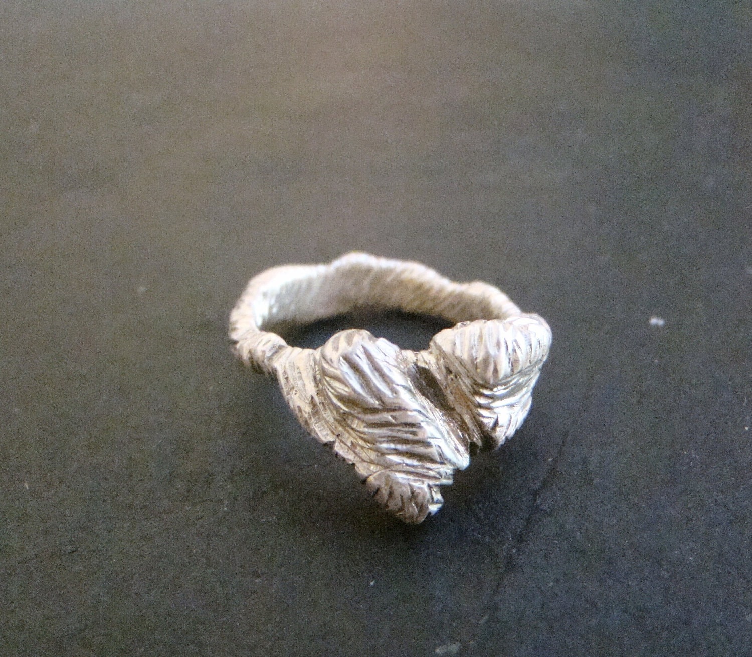 Heartbroken - Verzweigte Herz Ring Mit Rau Wirkende in Form Eines Herzens Heartbroken - Verzweigte Herz Ring Mit Rau Wirkende in Form Eines Herzens von BlueSunflowerStudio