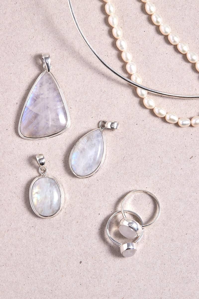 Mondstein Anhänger - Handgemachter & Echter Edelstein Schmuck Sterling Silber von BlueWindowJewellery