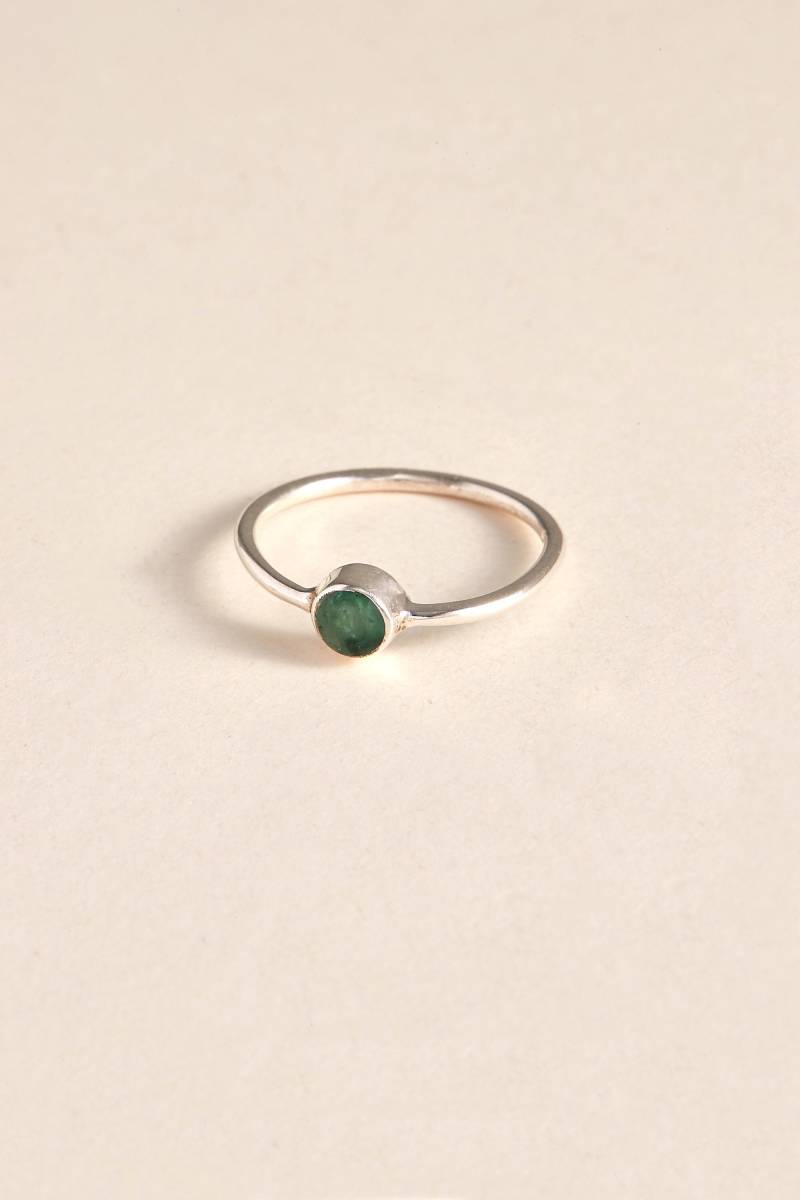 Smaragd Ring | Facettiert - Handgefertigter & Echter Edelstein Schmuck Sterling Silber von BlueWindowJewellery