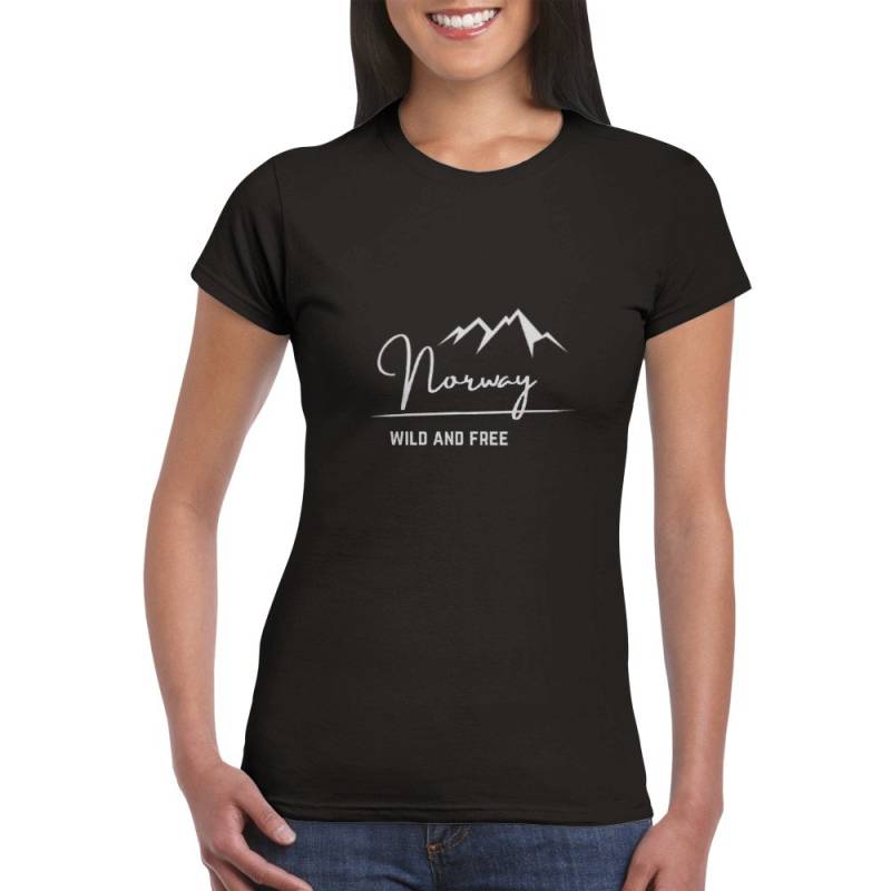 T-Shirt Norwegen Wild & Free Berge Tailliert Mit Rundhalsausschnitt Damen Graphik Bild Regenbogen Norway Schrift von BlueberryRoads