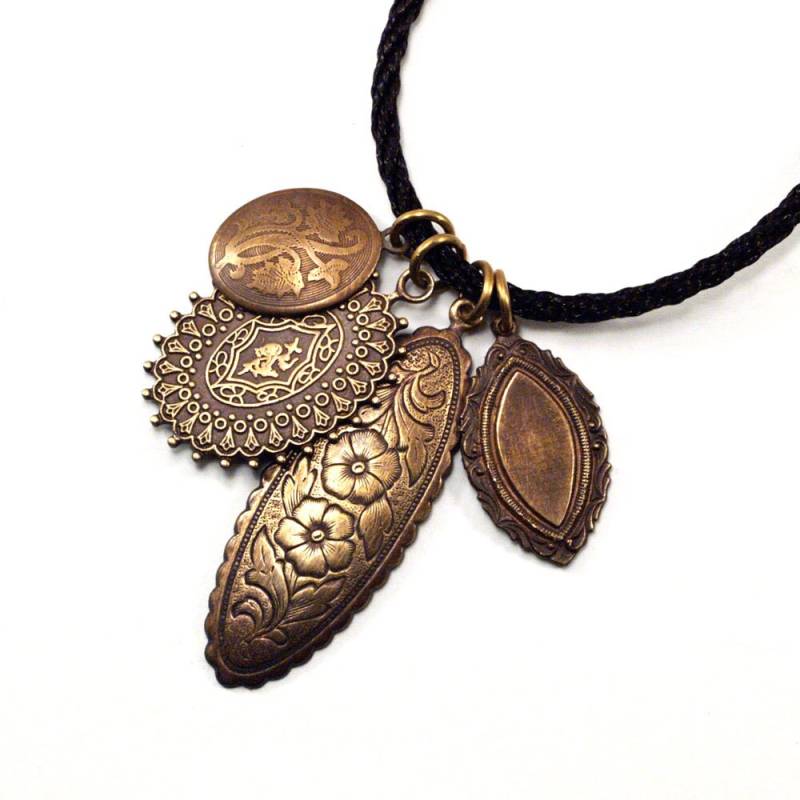 Vier Charms Cluster Halskette Vier Charms Cluster Halskette von BluerSkiesDesign