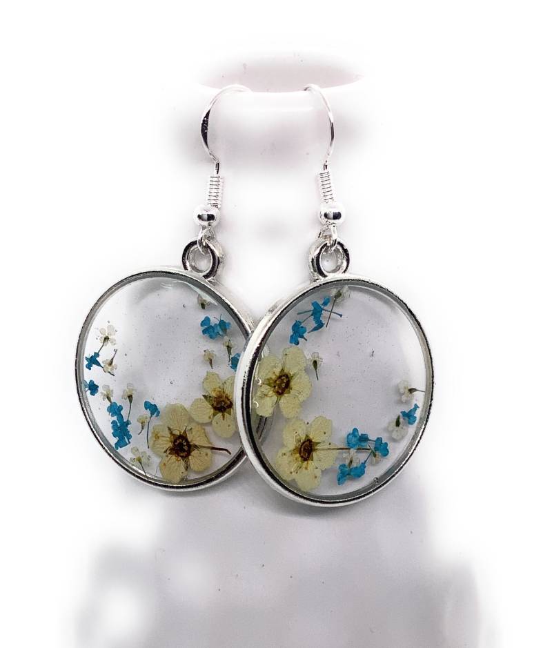 Echte Blumen Schmuck Ohrringe Harz Blüten Ohrschmuck Blumenschmuck Geschenk Muttertag Türkis Weiß von Blumenglasschmuck