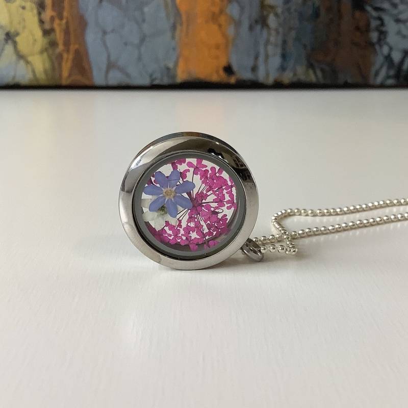 Gepresste Blumen Medaillon Echte Blumen Natur Geschenk Freundin Edelstahl Kette Schmuck Anhänger Blüten Vergissmeinnicht Muttertag von Blumenglasschmuck