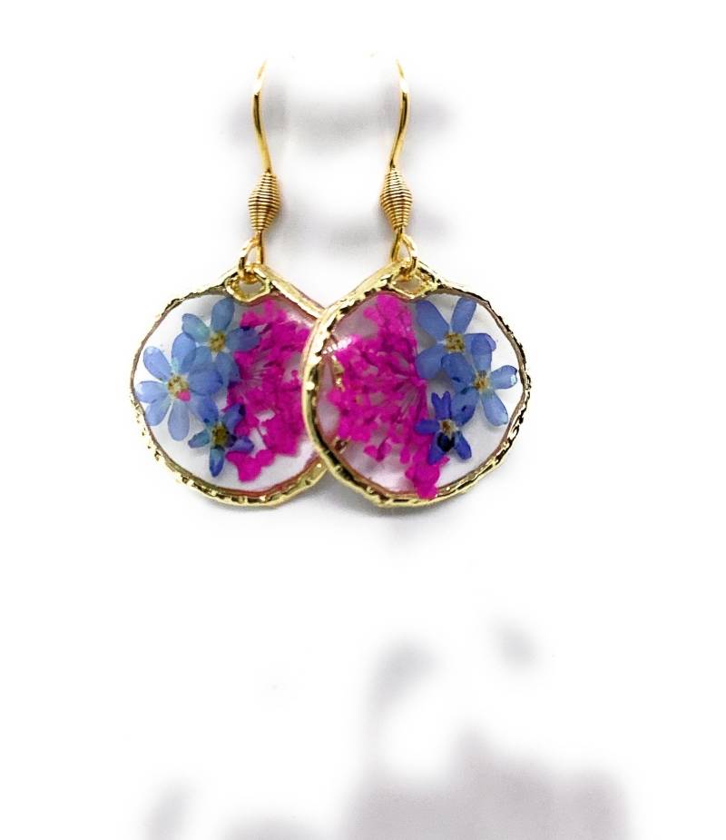 Gepresste Blumen Ohrringe Blau Pink Frühling Geschenk Beste Freundin Blüten Vergissmeinnicht Blumenschmuck Schmuck Ohrschmuck Harzschmuck von Blumenglasschmuck