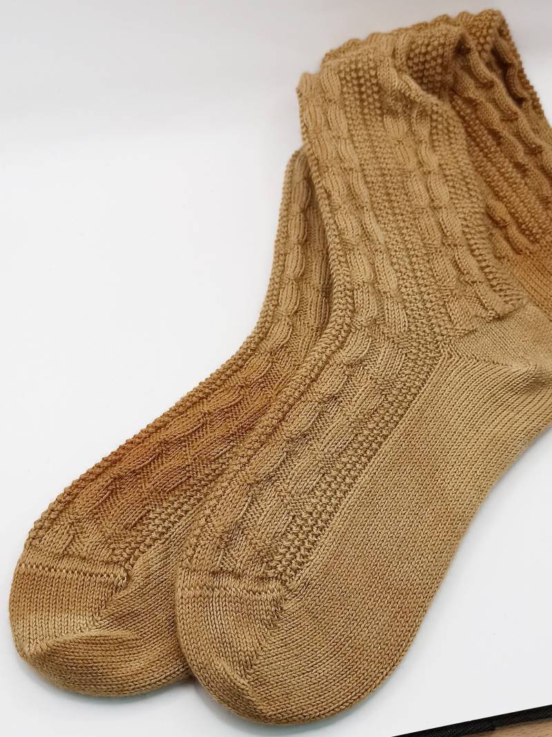 Gestrickte Trachtensocken Aus Wolle Gr.38 Kniestrümpfe Handgefärbt Pflanzengefärbt Mittelbraun Walnussbraun Wollsocken von Blumenschaf