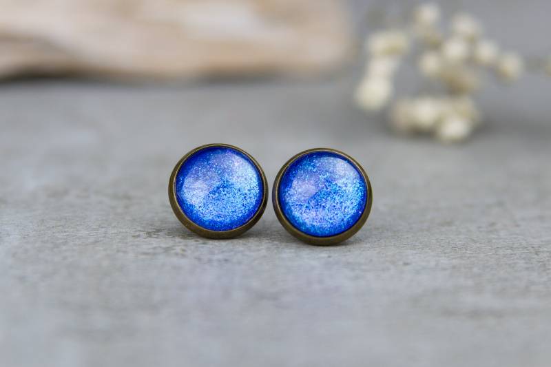 Ohrstecker Blau Glitzer - Handbemalte Ohrringe 12 Mm, Schlichter Glitzernder Ohrschmuck, Geschenkidee Für Sie von BlushingApplesDE