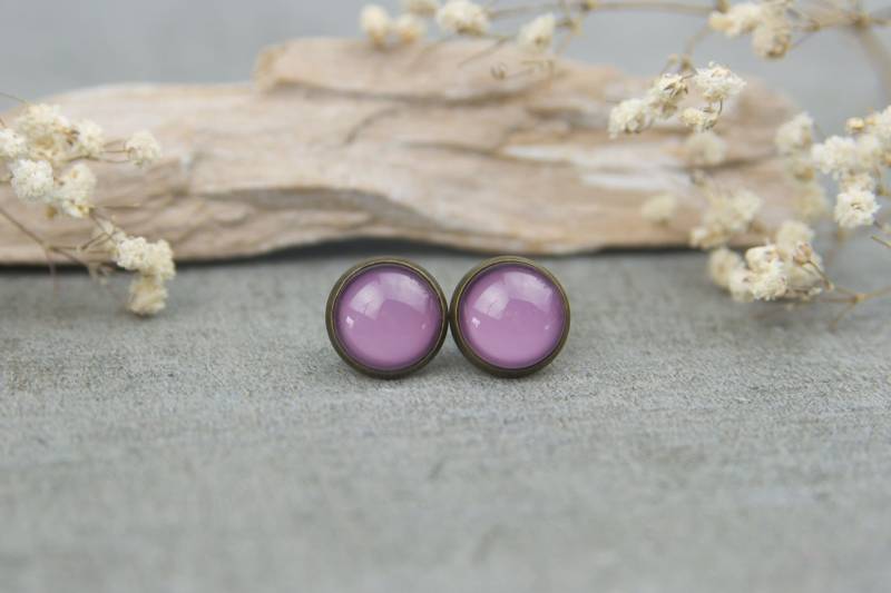 Lila Ohrstecker 12 Mm Handbemalte Cabochons Bronzefarbene Fassung Lila Ohrstecker 12 Mm Handbemalte Cabochons Bronzefarbene Fassung von BlushingApplesDE