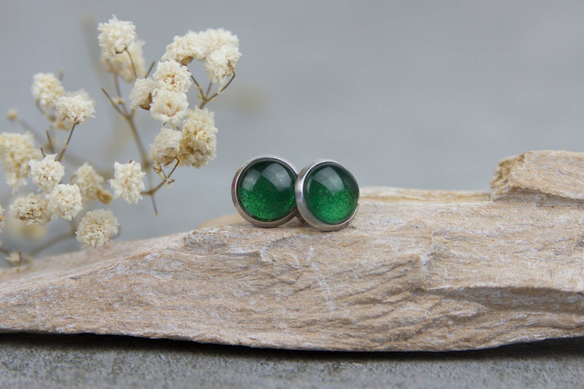 Ohrstecker Dunkelgrün "Ivy" - Handbemalte Ohrringe 8 Mm, Grüne Glascabochons, Elegante Geschenk Für Sie von BlushingApplesDE