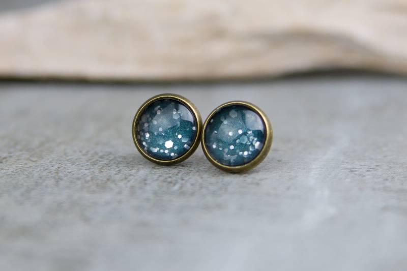 Ohrstecker Dunkeltürkis Mit Silber Glitzer, Schlichte Handbemalte Ohrringe - 10 Mm von BlushingApplesDE