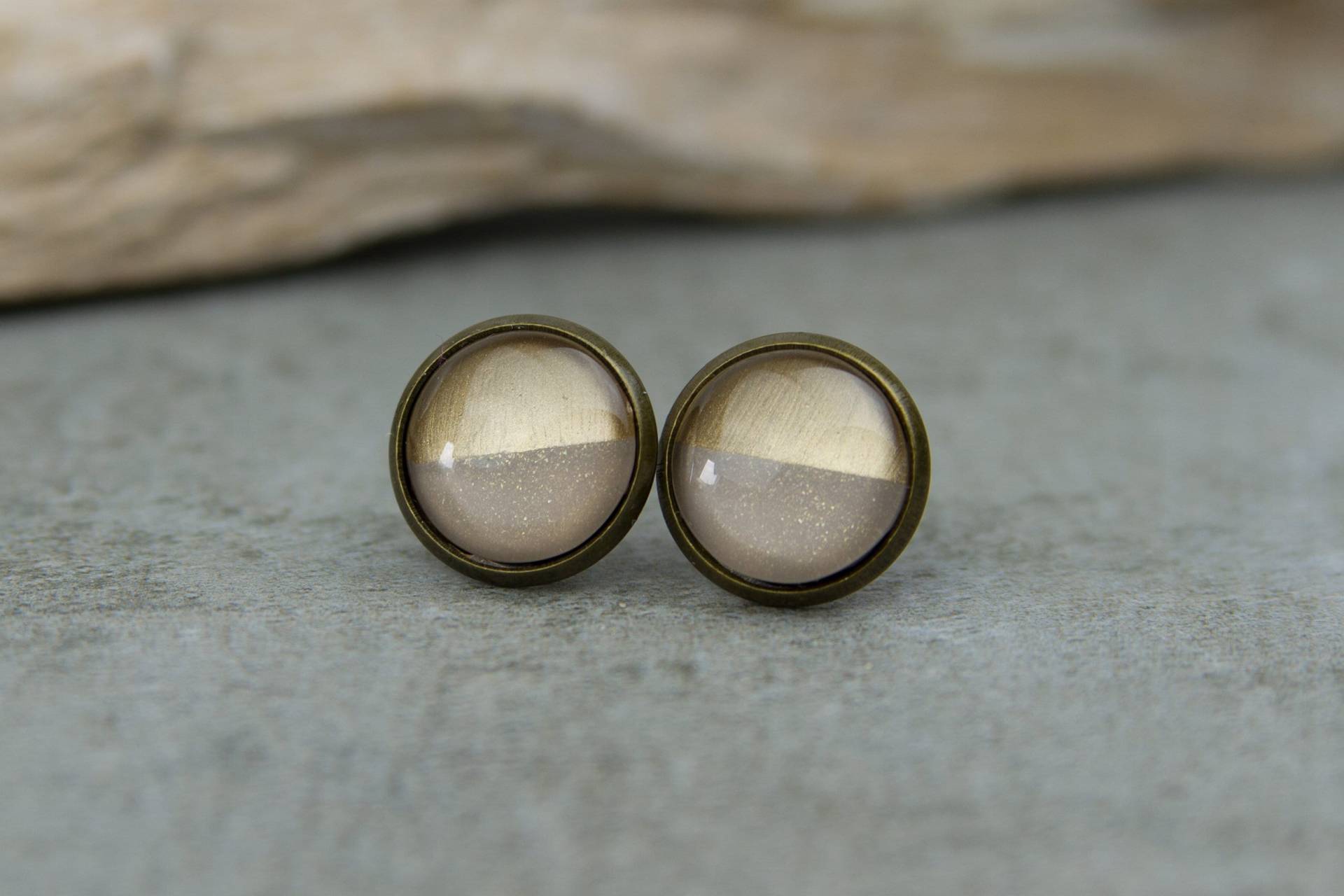 Ohrstecker Grau Und Gold - Handbemalte Ohrringe 12 Mm von BlushingApplesDE