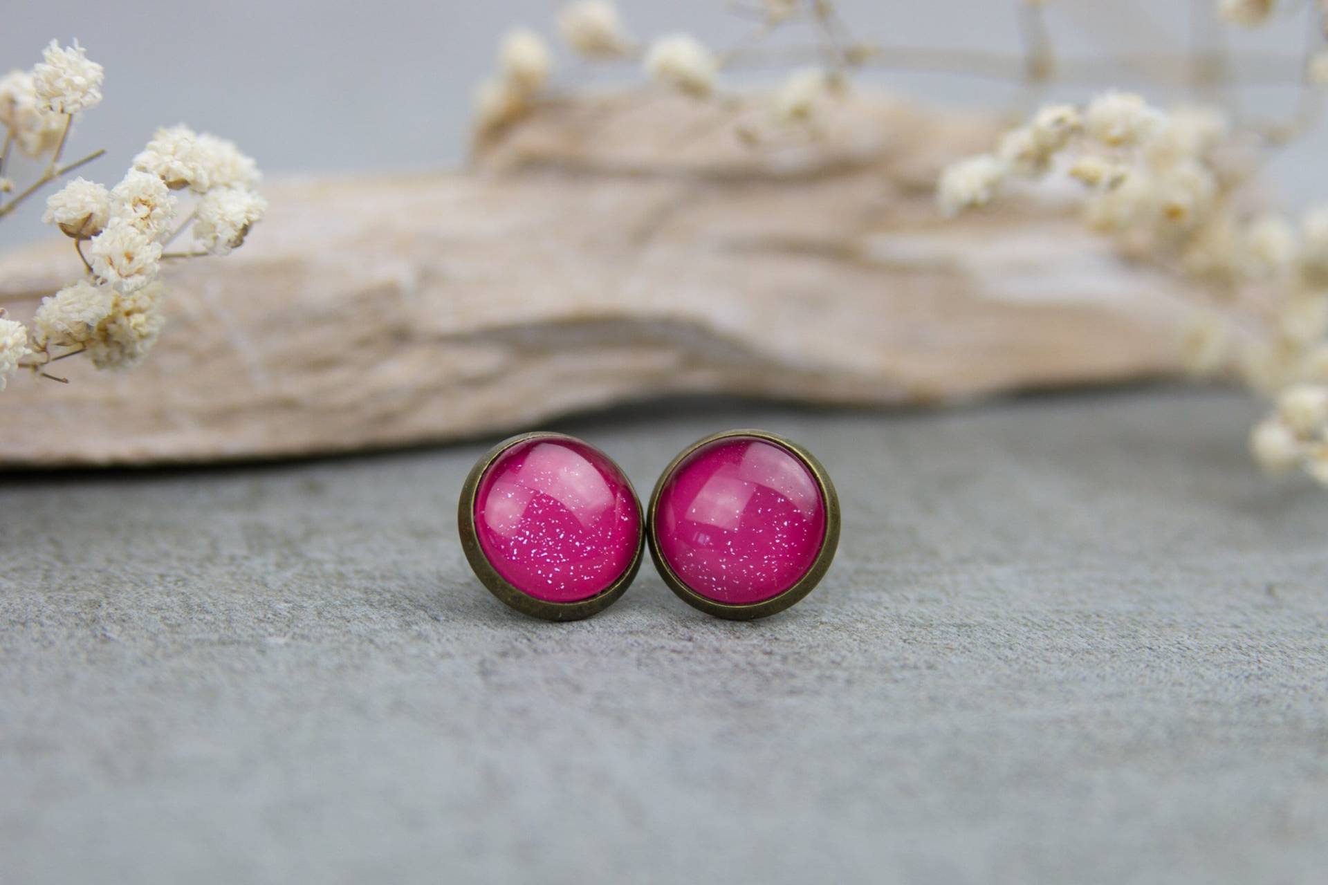 Ohrstecker Pink Himbeere - Handbemalte Ohrringe Mit Glitzerakzenten, 12 Mm von BlushingApplesDE