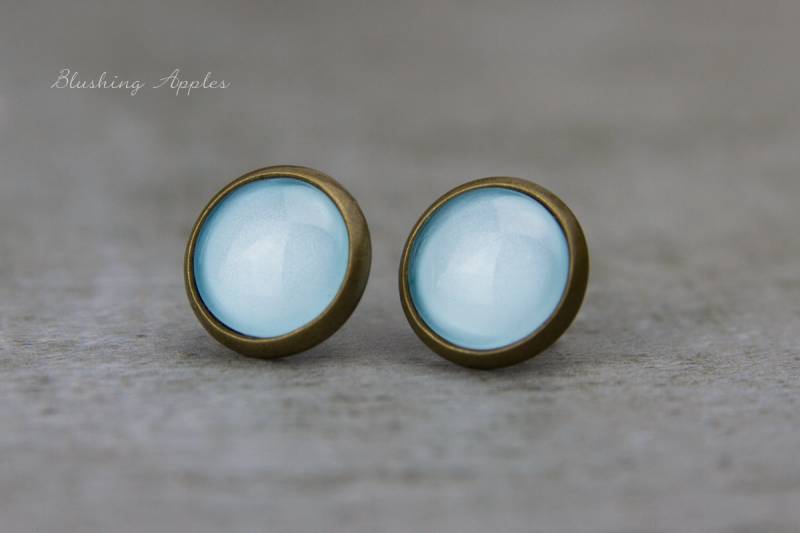 Pastellblau Ohrstecker - Schlichte Handbemalte Ohrringe 10 Mm von BlushingApplesDE