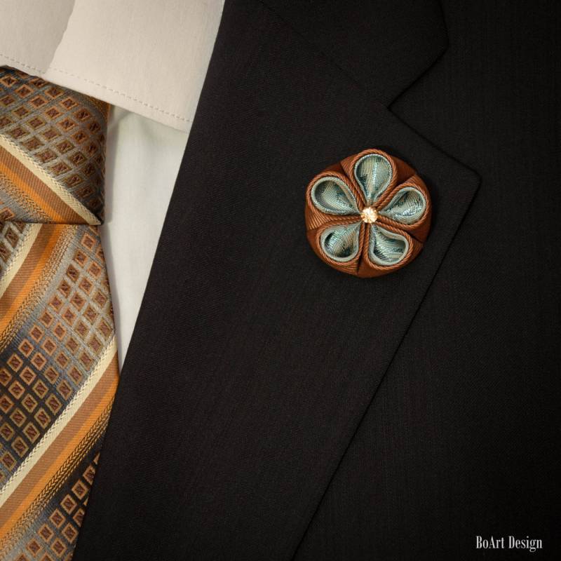 Braun/Chamäleon Blau Kanzashi Blume Anstecknadel Mit Swarovski Topaz Kristall/Revers Pin/Revers Blume/Herren Revers Blume/Hochzeit Revers/Brosche Braun/Chamäleon Blau Kanzashi Blume Anstecknadel Mit Swarovski Topaz Kristall/Revers Pin/Revers Blume/Herren Revers Blume/Hochzeit Revers/Brosche von BoArtDesign