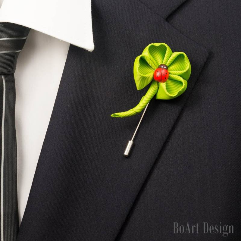 Clover Blume Inspiriert/Grüne Kanzashi Anstecknadel Mit Lady Bug/Revers Pin/Revers Blume/Herren Revers Blume/Hochzeit Zubehör/Brosche von BoArtDesign