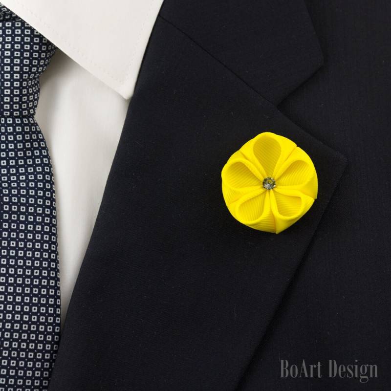 Gelbe Kanzashi Blume Anstecknadel Mit Swarovski Silver Night Crystal/Anstecknadel/Blume Am Revers/Herren Revers Blume/Hochzeitszubehör/Brosche von BoArtDesign