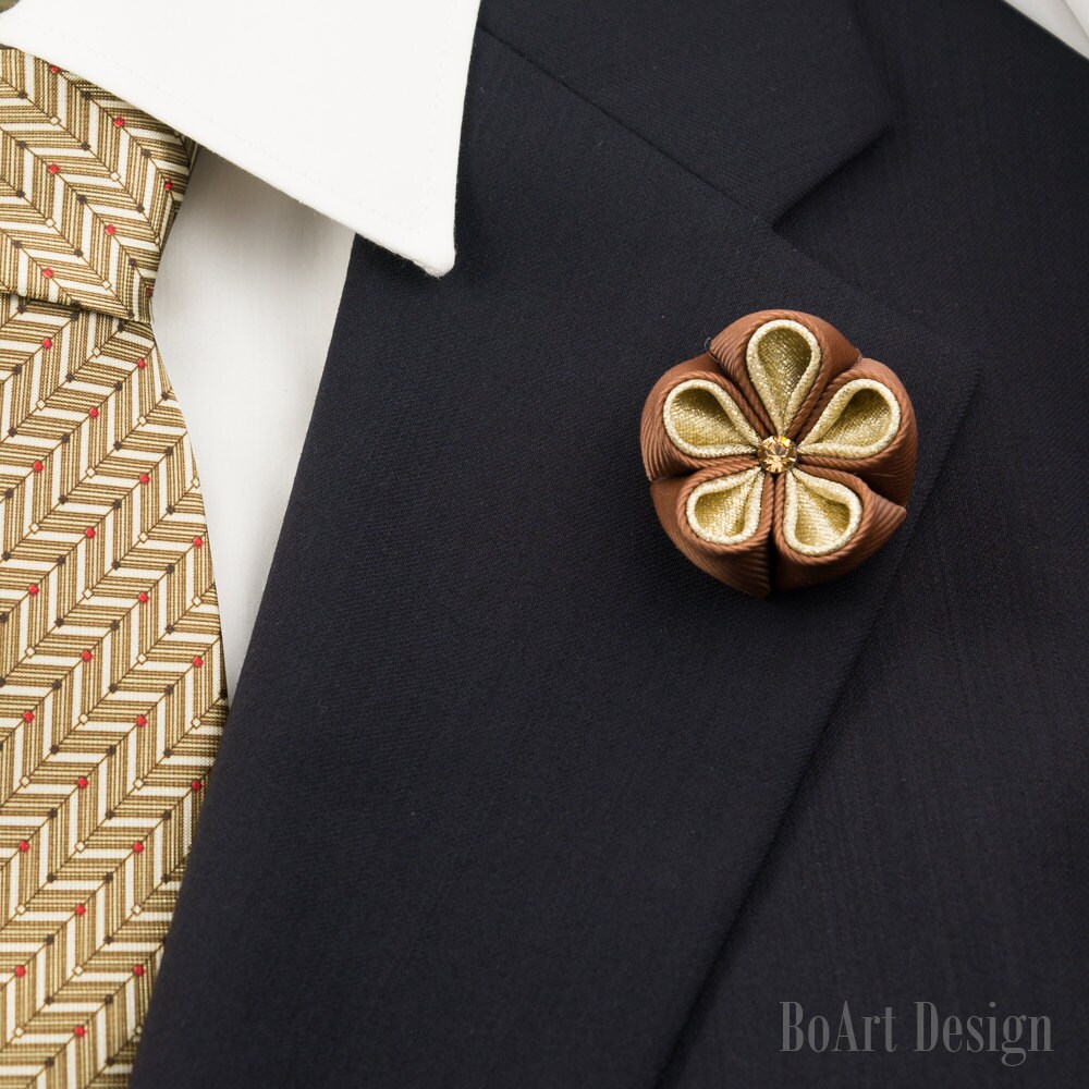 Revers Pin, Braun, Gold, Luxe Kanzashi Blume Anstecknadel Mit Swarovski-Kristall/Pin/Revers Blume/Herren Blume/Hochzeit von BoArtDesign