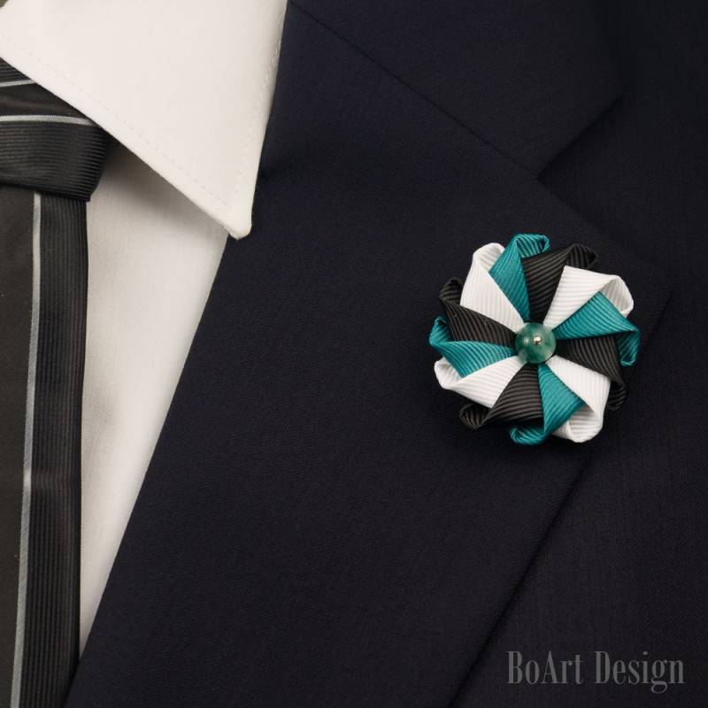 Revers Pin, Schwarz, Weiß, Smaragd Kanzashi Blume Am Pin/Smaragd-Quarz Natürlichen Stein /Lapel Blume/Herren Blume/Hochzeit Zubehör von BoArtDesign