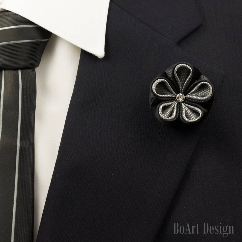 Schwarz/Silber Kanzashi Blume Anstecknadel Mit Swarovski Clear Crystal Herren Revers Hochzeit Brosche von BoArtDesign