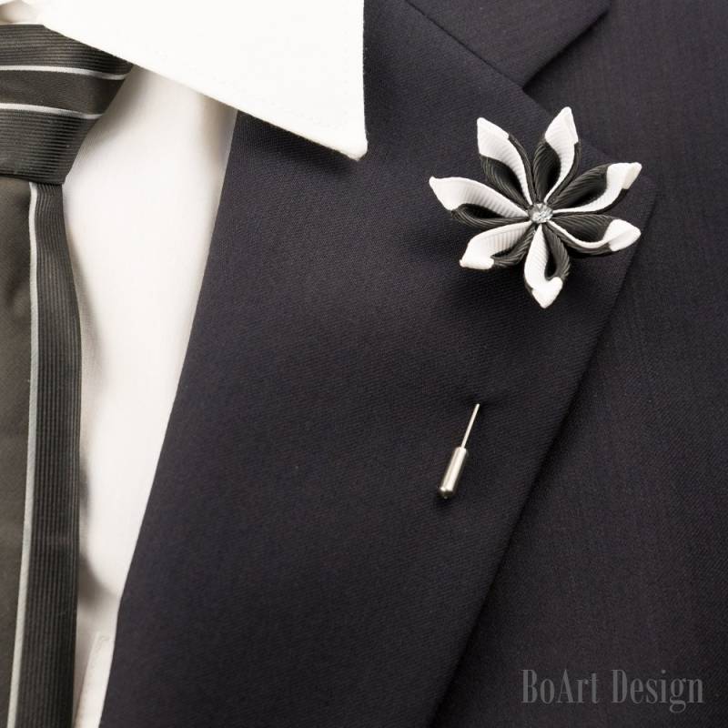 Schwarz/Weiße Kanzashi Blume Revers Pin Mit Swarovski Silver Night Crystal Anstecknadel Herren Hochzeit Zubehör Brosche Schwarz/Weiße Kanzashi Blume Revers Pin Mit Swarovski Silver Night Crystal Anstecknadel Herren Hochzeit Zubehör Brosche von BoArtDesign