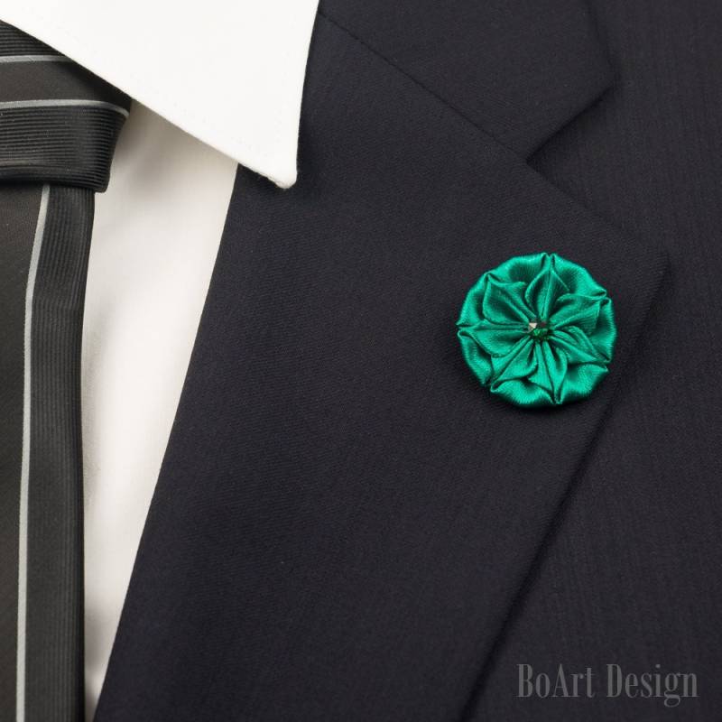 Smaragdgrün Kanzashi Blume Anstecknadel/Swarovski Smaragd Kristall/Revers Pin/Revers Blume/Herren Revers Blume/Hochzeit Accessoires von BoArtDesign