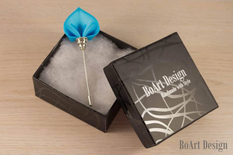 Spaten Inspiriert Licht Blau Kanzashi Blume Am Revers Stick Pin/Revers Blume/Herren Blume/Hochzeit Zubehör von BoArtDesign