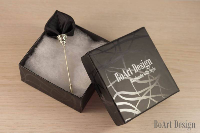 Spaten Inspiriert Schwarze Kanzashi Blume Am Revers Stick Pin/Revers Blume/Herren Blume/Hochzeit Zubehör von BoArtDesign
