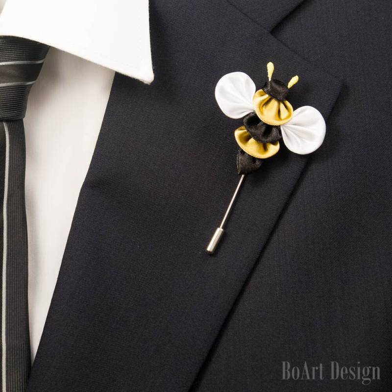 Süße Biene Inspiriert/Schwarz/Gold/Weiß Farbe Kanzashi Blume Revers Stick Anstecknadel/Anstecknadel/Hochzeits-Accessoires/Brosche von BoArtDesign