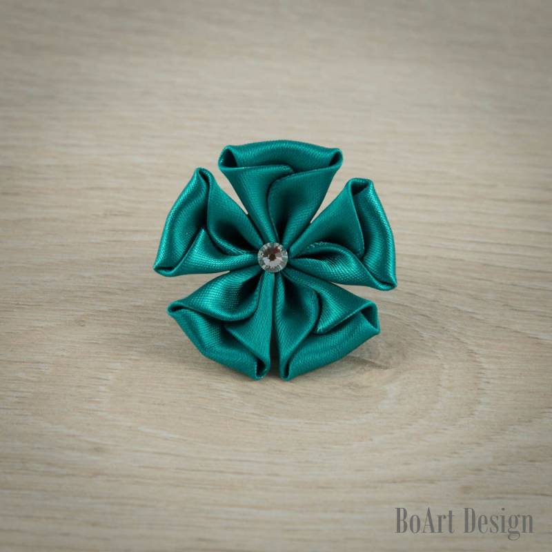 Türkis Kanzashi Blume Am Revers Pin Mit 5mm Swarovski Klar Kristall/Revers Pin/Revers Blume/Herren Blume/Hochzeit Zubehör/Brosche von BoArtDesign