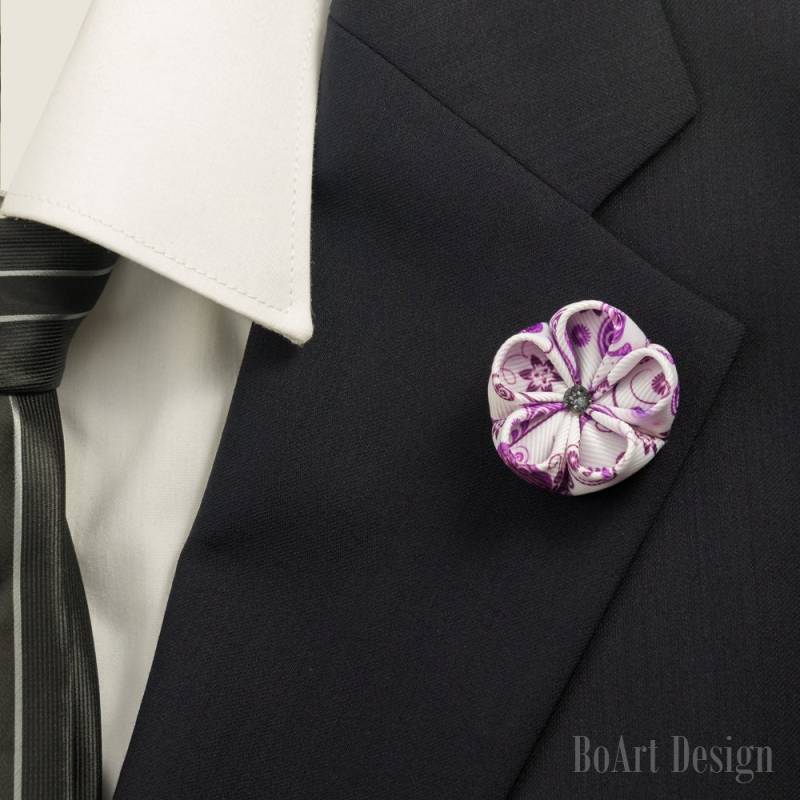Weiß Und Lila Kanzashi Blume Anstecknadel Mit Swarovski Kristall/Revers Pin/Revers Blume/Herren Revers Blume/Hochzeit Zubehör/Brosche Weiß Und Lila Kanzashi Blume Anstecknadel Mit Swarovski Kristall/Revers Pin/Revers Blume/Herren Revers Blume/Hochzeit Zubehör/Brosche von BoArtDesign