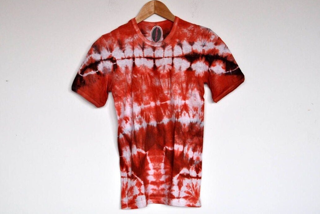 Original Vintage Orange Und Weiss Batik T Shirt von BoBoVintage