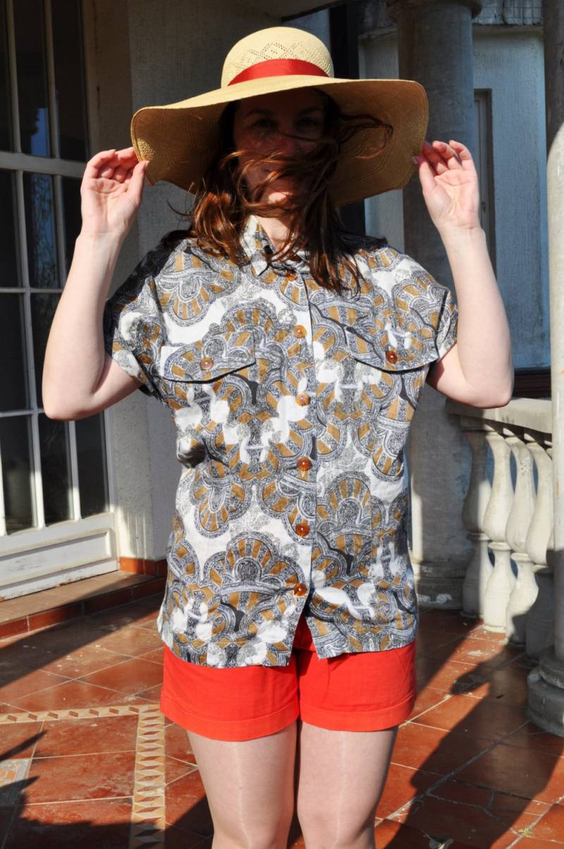 Vintage Abstraktes Drucken Cuffed Cap Ärmel Button Up Shirt von BoBoVintage